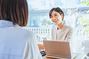 スタッフとお客様の様子